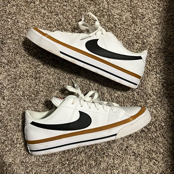 Women's Nike Court Legacy Next Nature Shoes, Size 8 - Picture 1 of 8